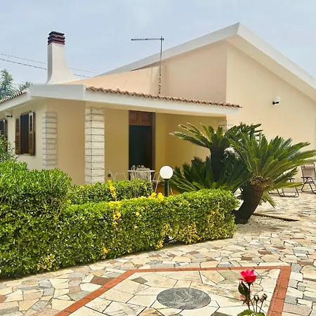 Holiday home Garden Paradise Near The Sandy Beach, Parking & Wifi Marina d'Avola