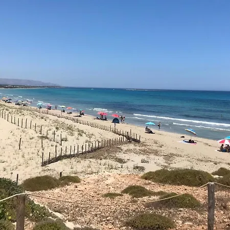Garden Paradise Near The Sandy Beach, Parking & Wifi Feriehus Marina d'Avola