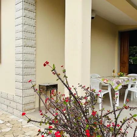 Garden Paradise Near The Sandy Beach, Parking & Wifi
