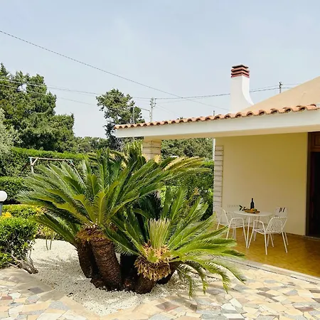 Garden Paradise Near The Sandy Beach, Parking & Wifi Feriehus Marina d'Avola