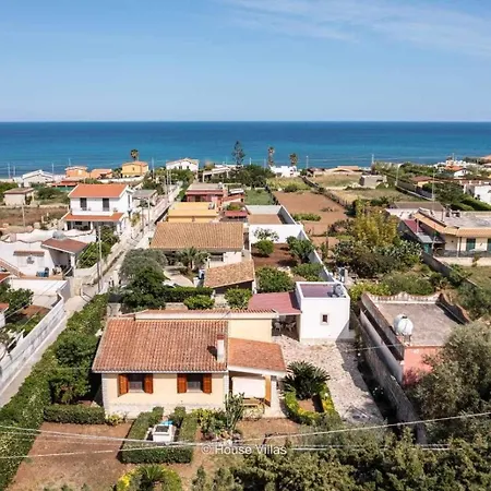 Holiday home Garden Paradise Near The Sandy Beach, Parking & Wifi Marina d'Avola