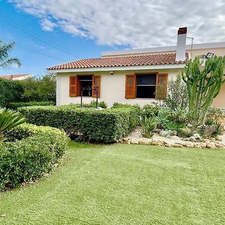 Garden Paradise Near The Sandy Beach, Parking & Wifi Holiday home *