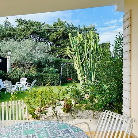 Garden Paradise Near The Sandy Beach, Parking & Wifi Holiday home Marina d'Avola