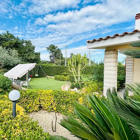 Holiday home Garden Paradise Near The Sandy Beach, Parking & Wifi *